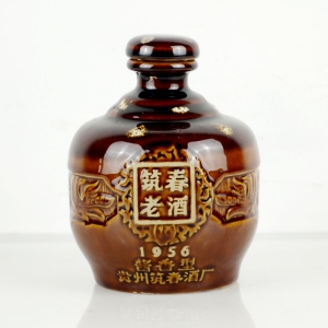 筑春老酒陶瓷酒瓶