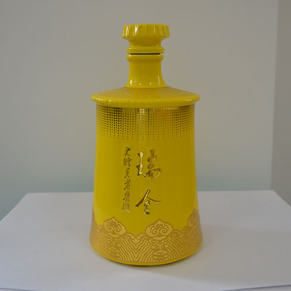 瑞金陶瓷酒瓶.jpg